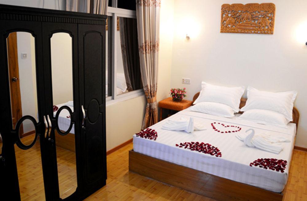 Golden Dream Hotel Mandalay Esterno foto
