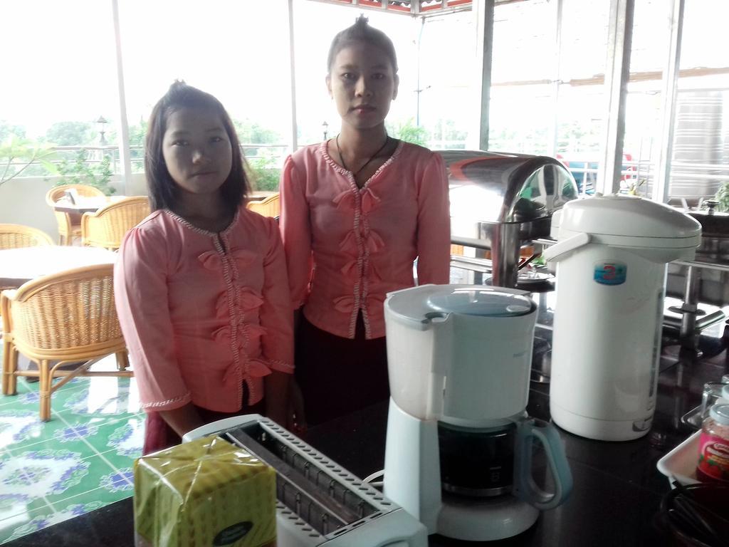 Golden Dream Hotel Mandalay Esterno foto