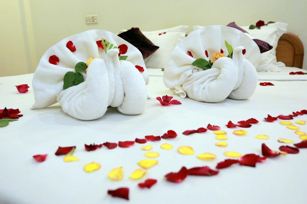 Golden Dream Hotel Mandalay Esterno foto